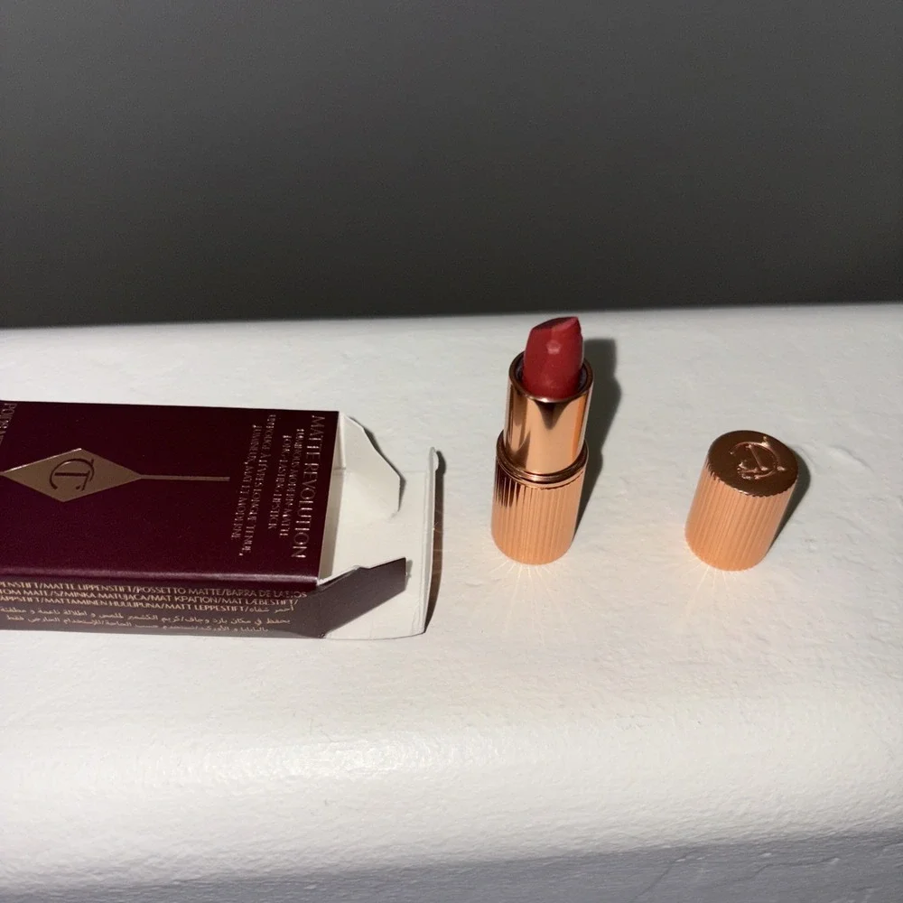 CHARLOTTE TILBURY MATTE REVOLUTION‎ LIPSTICK 'WALK OF NO SHAME